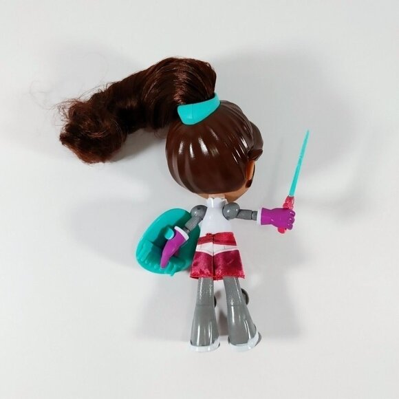 Nella The Princess Knight Doll, Style Me Knight Nella 2 In 1 Shield & Comb - Picture 2 of 2